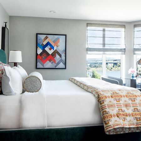 Kimpton Riverplace Hotel By Ihg Portland Exterior photo