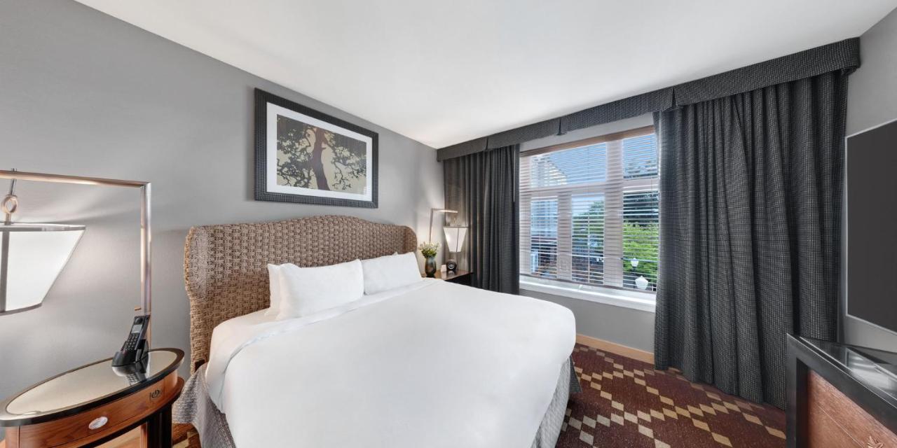 Kimpton Riverplace Hotel By Ihg Portland Exterior photo